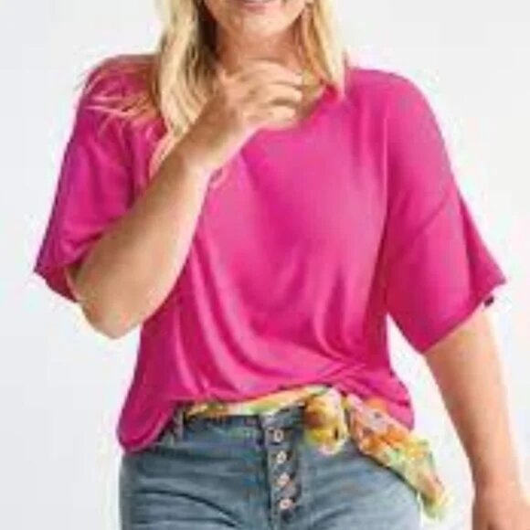 Like new! Cabi Bright Pink Relaxed Fit Tee Size Medium - Picture 1 of 9